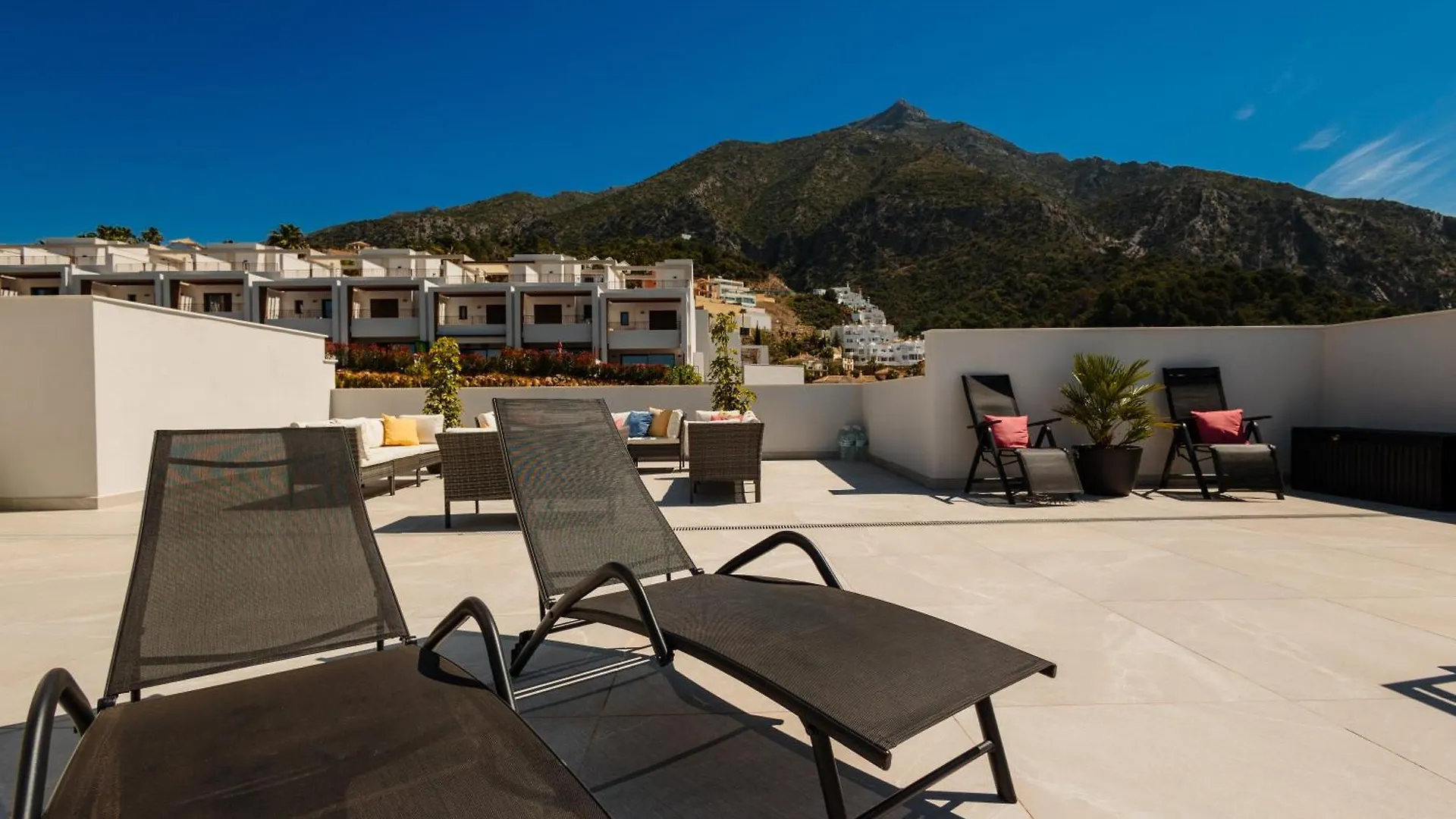 New Built Penthouse With Stunning Sea Views Almazara Hills Apartment Istan